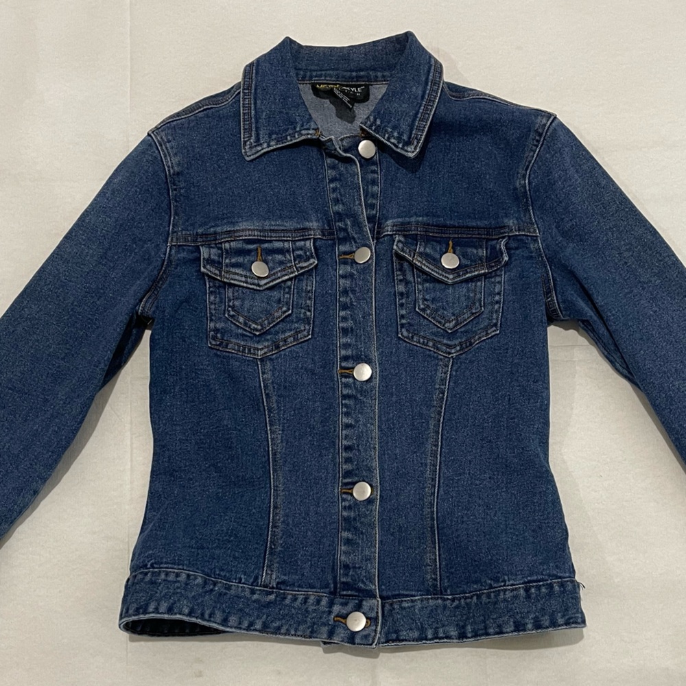 Womens size 6 Stretch Jean Jacket